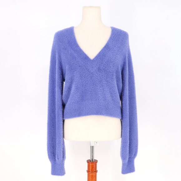 ARITZIA SUNDAY BEST Kitten V-neck Fuzzy Cropped Sweater in Peri Purple Size M - Picture 3 of 9